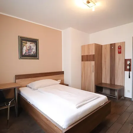 Fruehstueckspension Wernberg Oda ve Kahvaltı