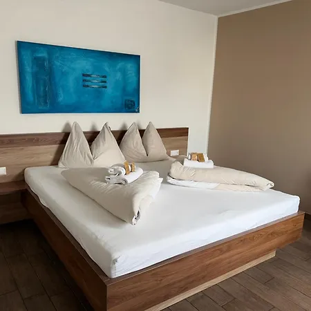 Fruehstueckspension Wernberg Oda ve Kahvaltı Villach