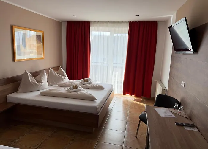 Fruehstueckspension Wernberg ベッド・アンド・ブレックファスト 3*